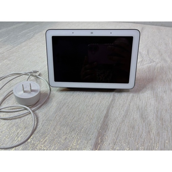 Hub Smart Home Speaker and 7 in Display Compatible with Google Assistant - Picture 1 of 5